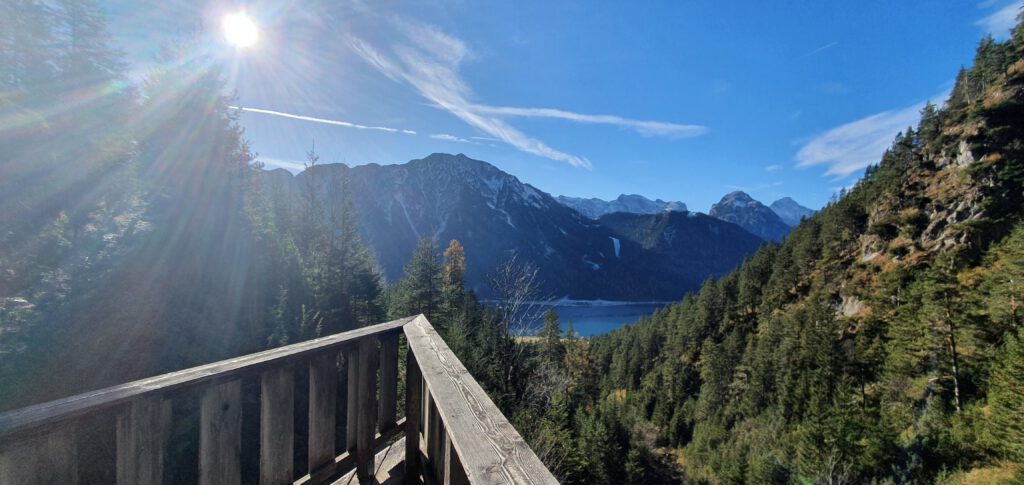 Blick auf den Achensee vom Dalfazer Wasserfall (C) DIWA